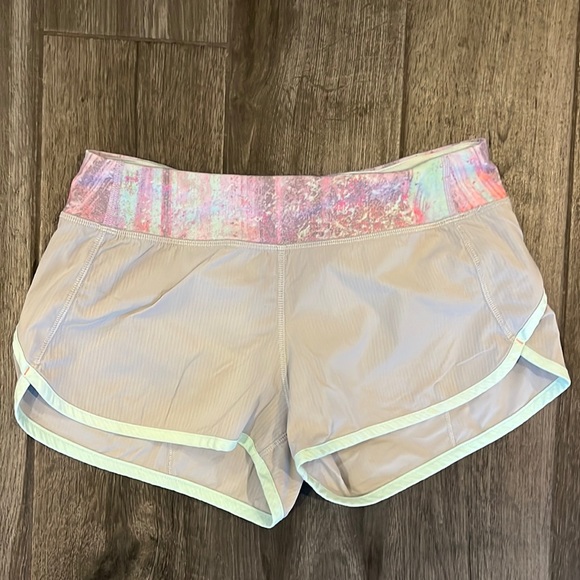 Ivivva grey shorts with patterned waistband - Picture 1 of 5